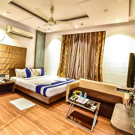 Hotel Heaven Calcutta Buitenkant foto