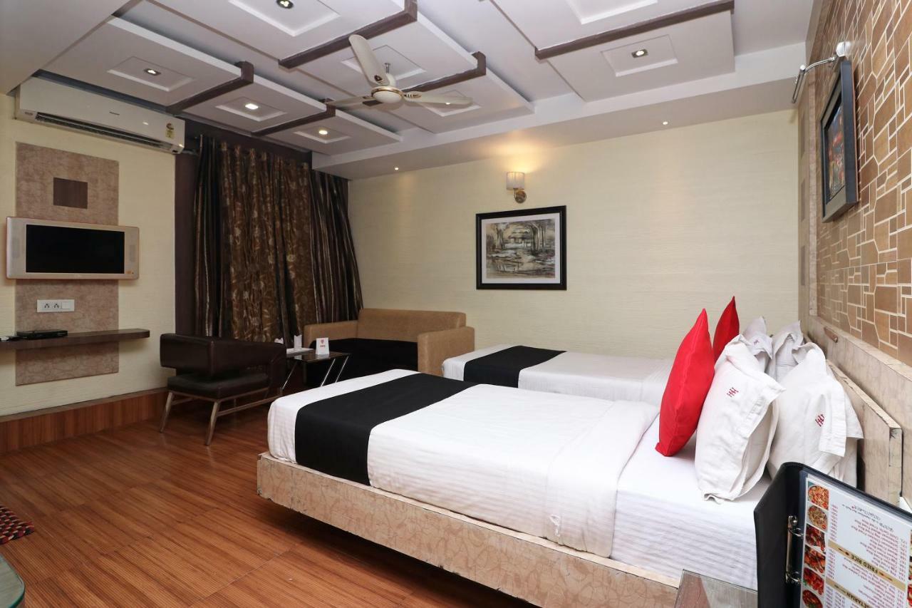 Hotel Heaven Calcutta Buitenkant foto