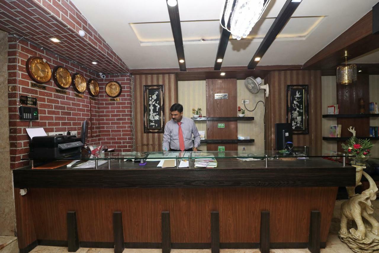 Hotel Heaven Calcutta Buitenkant foto