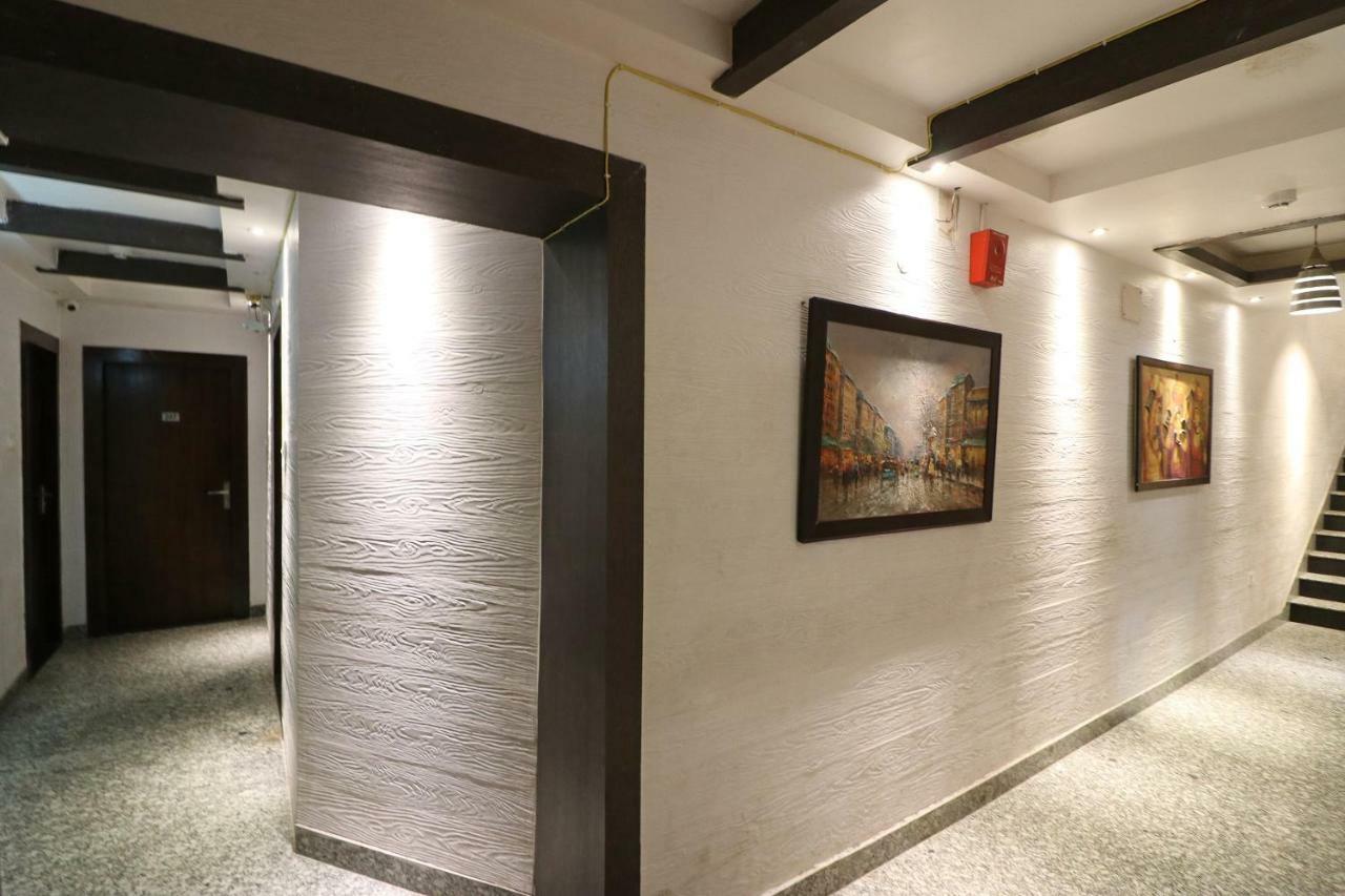 Hotel Heaven Calcutta Buitenkant foto