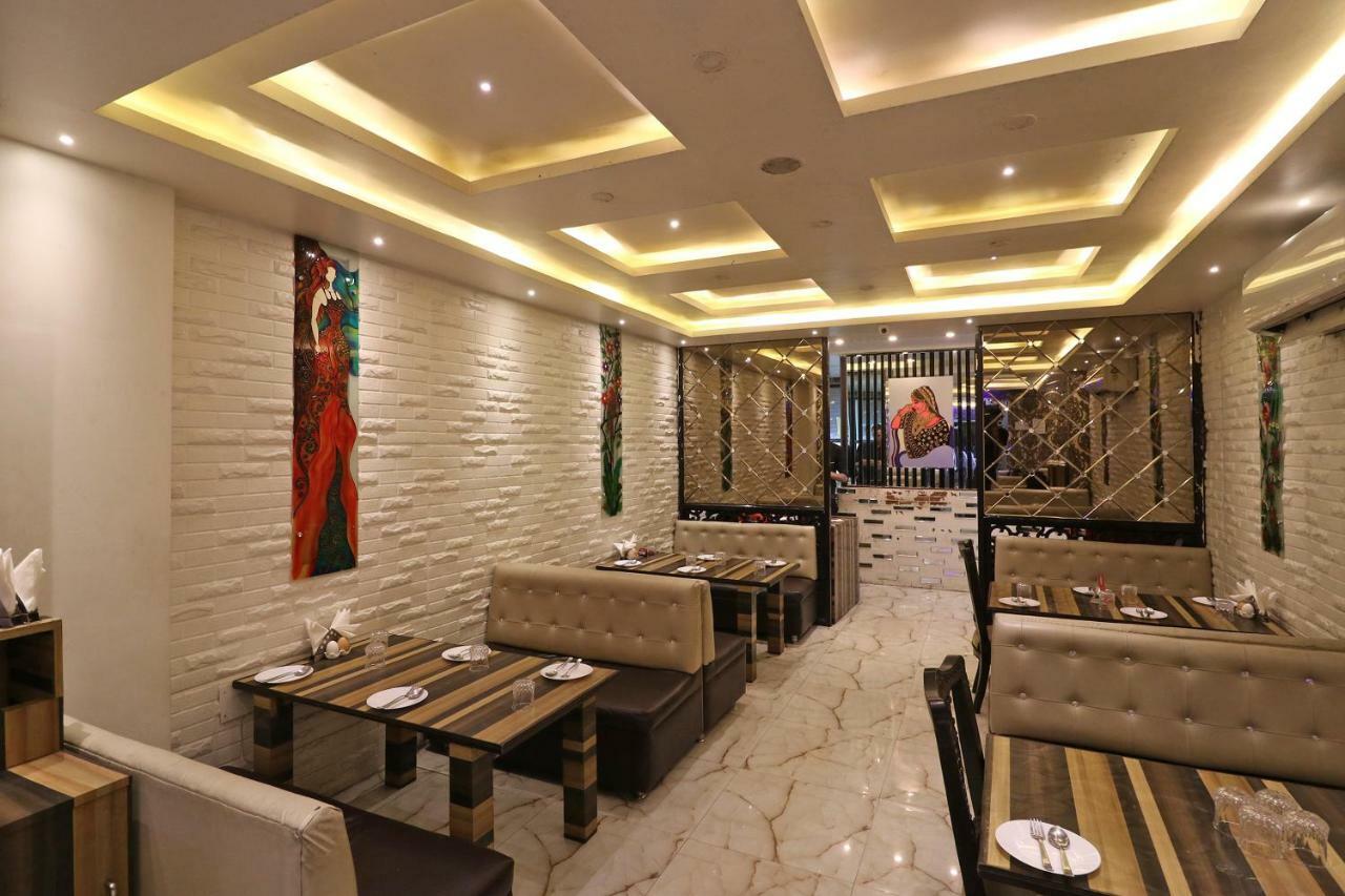 Hotel Heaven Calcutta Buitenkant foto