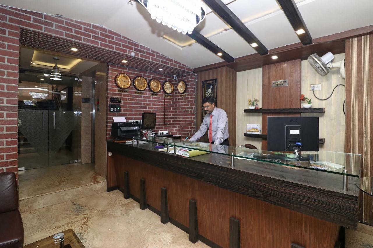 Hotel Heaven Calcutta Buitenkant foto