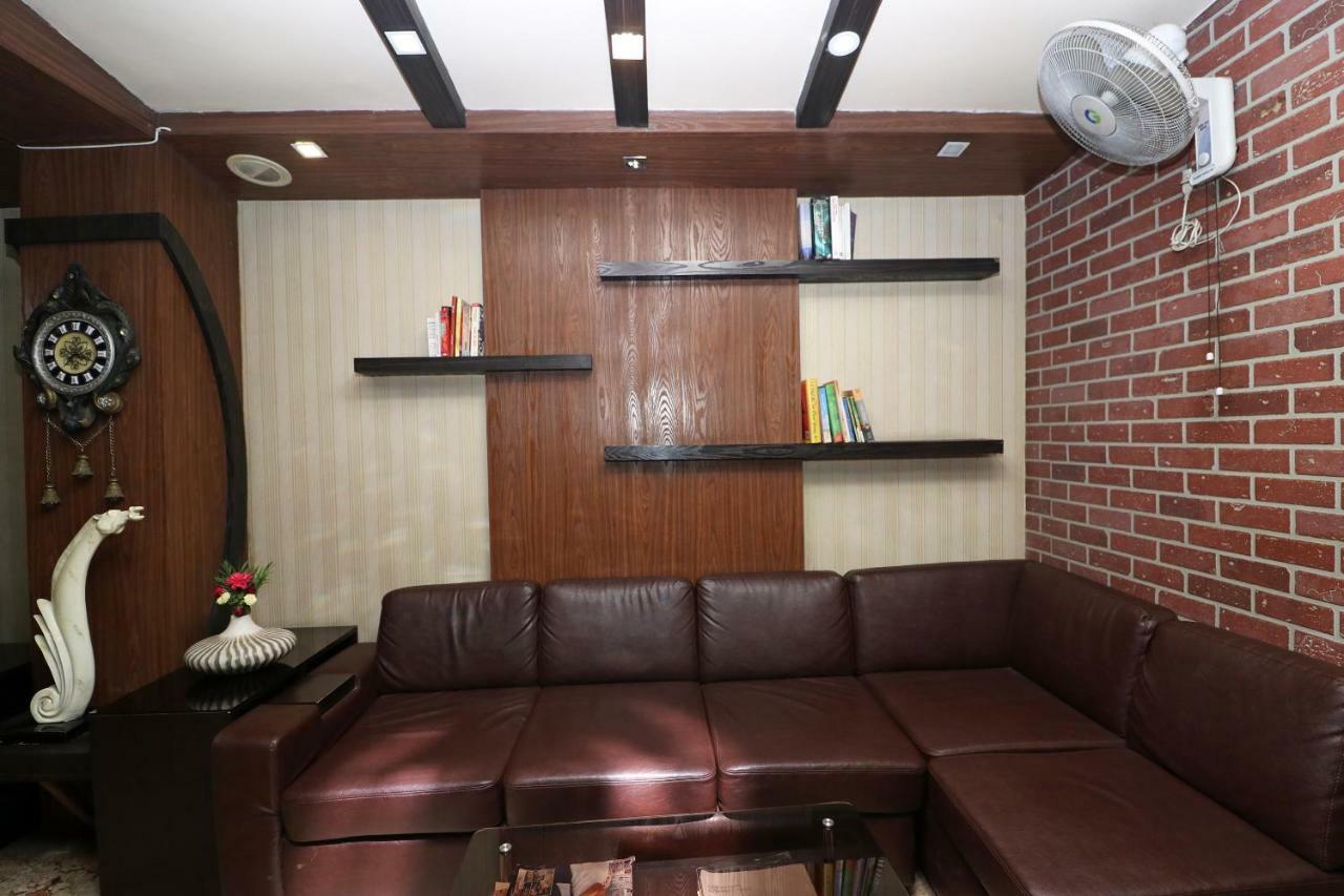 Hotel Heaven Calcutta Buitenkant foto