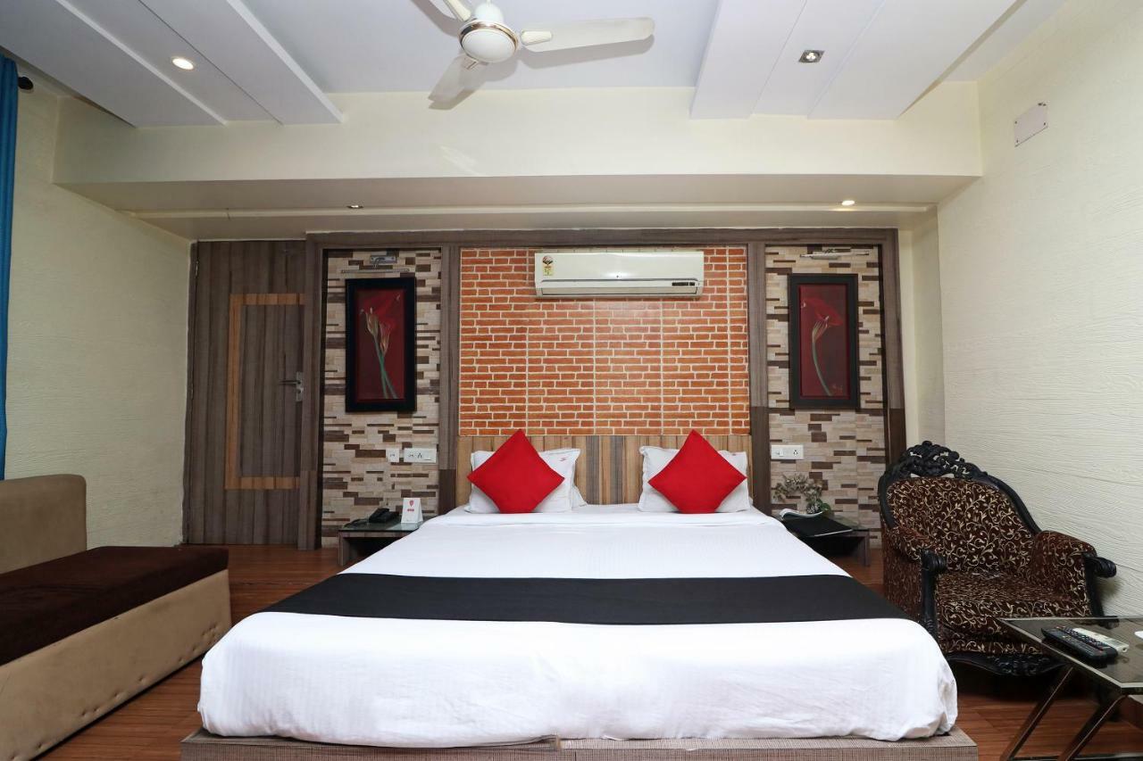 Hotel Heaven Calcutta Buitenkant foto