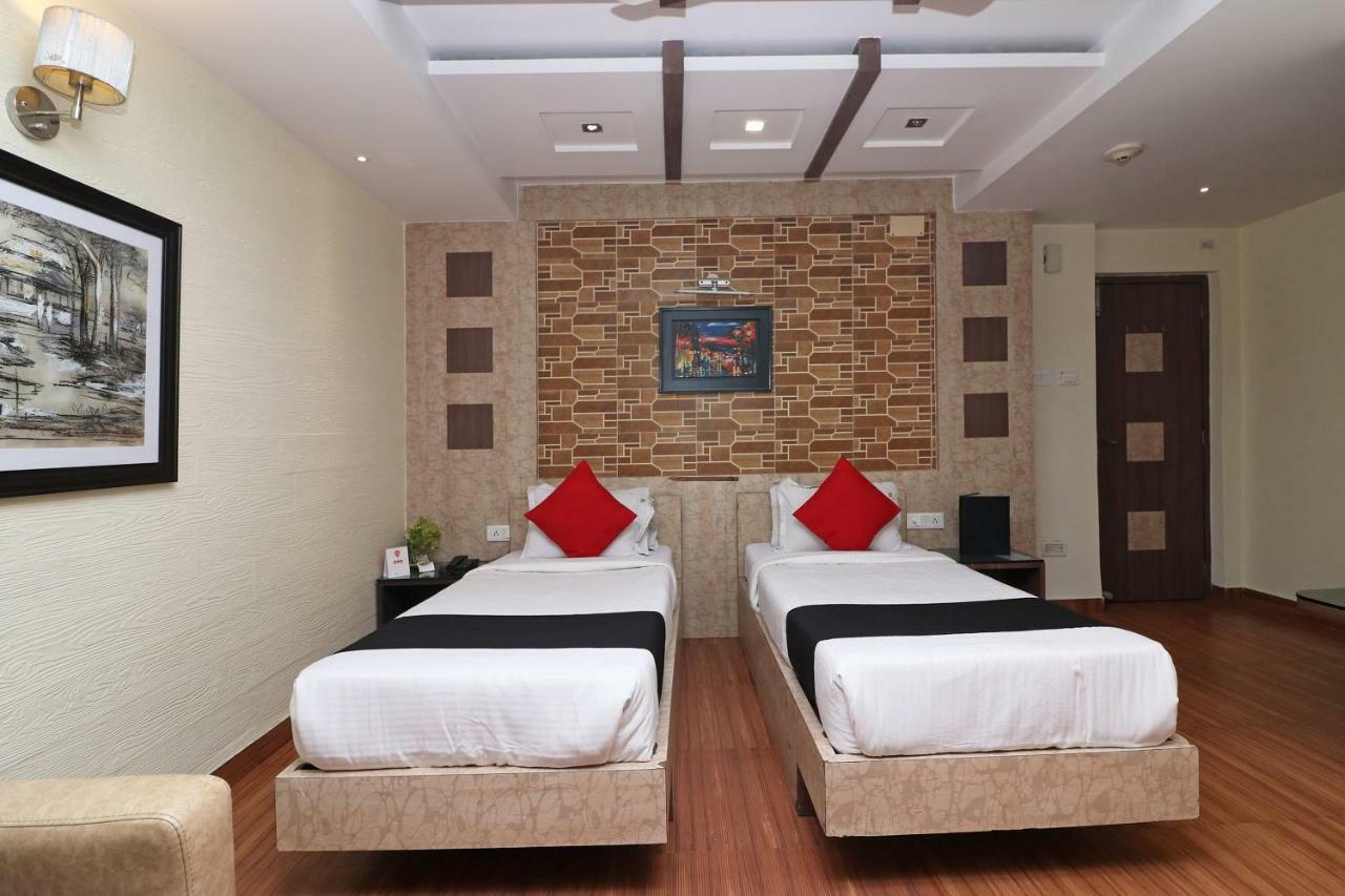 Hotel Heaven Calcutta Buitenkant foto