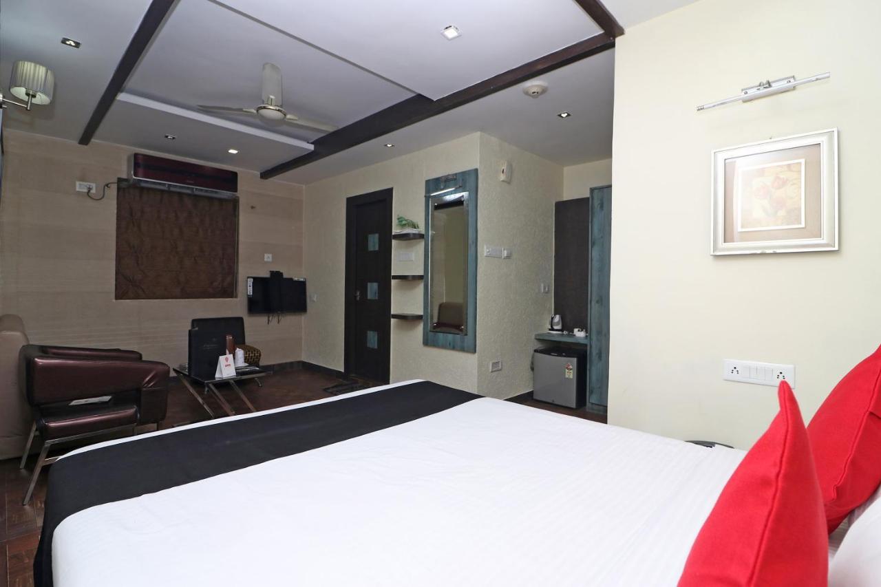 Hotel Heaven Calcutta Buitenkant foto