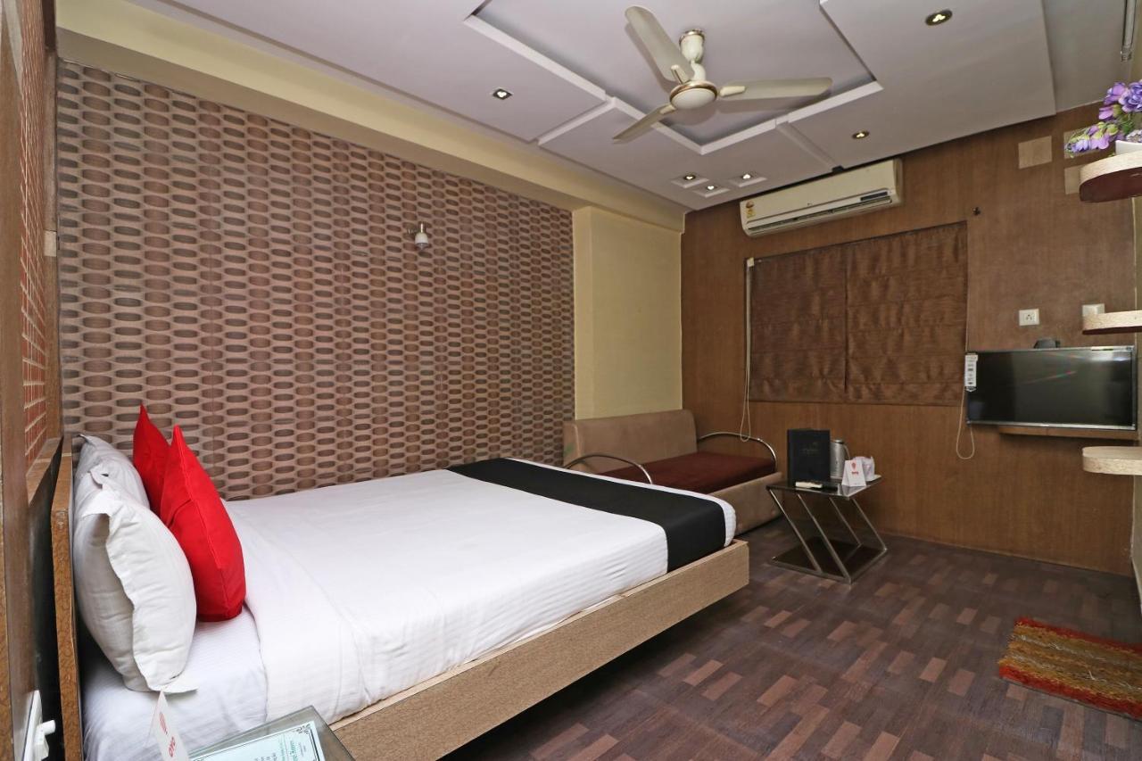 Hotel Heaven Calcutta Buitenkant foto
