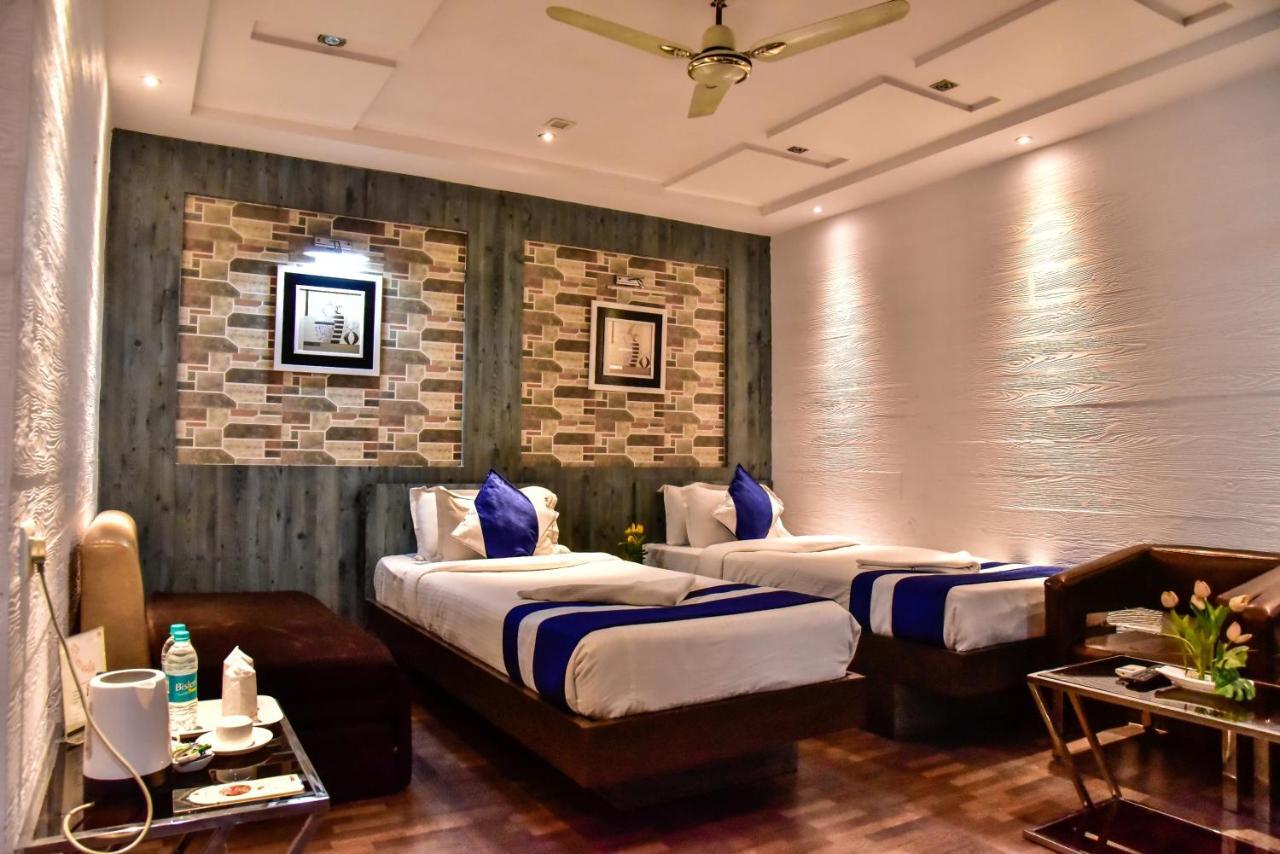 Hotel Heaven Calcutta Buitenkant foto